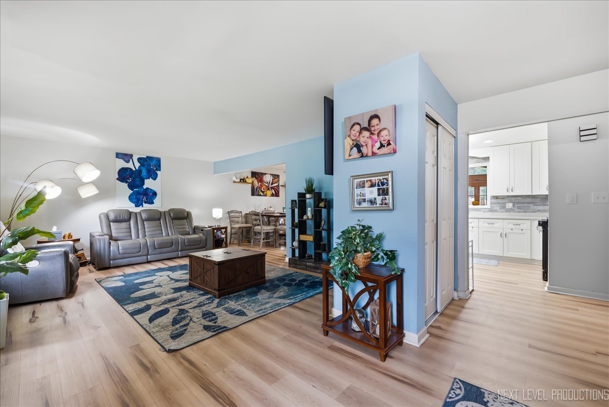 Photo 3 of Single family home for sale at 624 Shorewood Dr, Shorewood, IL 60404 | MLS# 12748894 | Listing updated on 2026-09-24