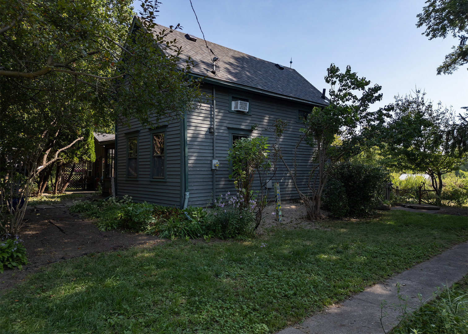Photo 3 of Single family home for sale at 409 N Erickson St, Bishop Hill, IL 61419 | MLS# 12749551 | Listing updated on 2026-09-24