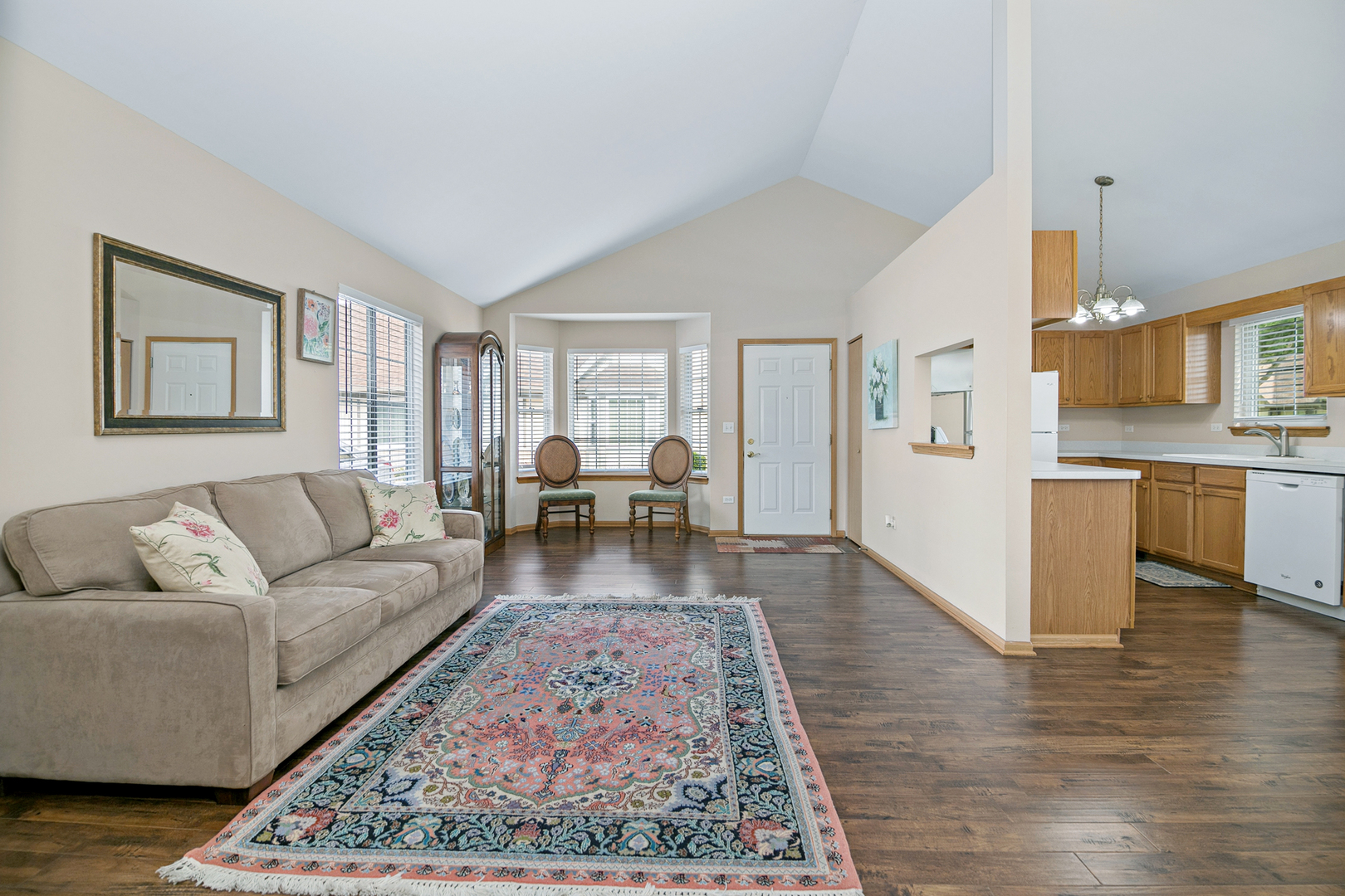 Photo 4 of Townhouse for sale at 1880 Willow Cir Dr, Crest Hill, IL 60403 | MLS# 12750294 | Listing updated on 2026-09-24