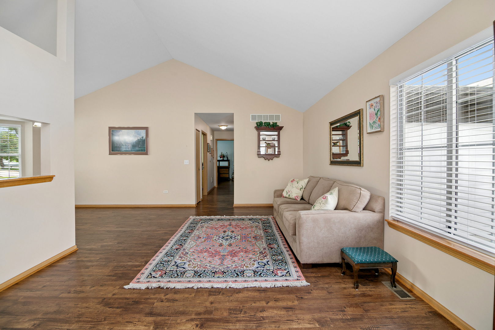 Photo 3 of Townhouse for sale at 1880 Willow Cir Dr, Crest Hill, IL 60403 | MLS# 12750294 | Listing updated on 2026-09-24