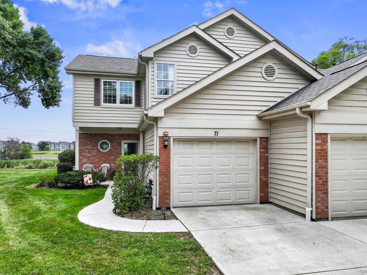 Townhouse for sale at 71 Golfview Dr, Glendale Heights, IL 60139 | MLS# 12751838