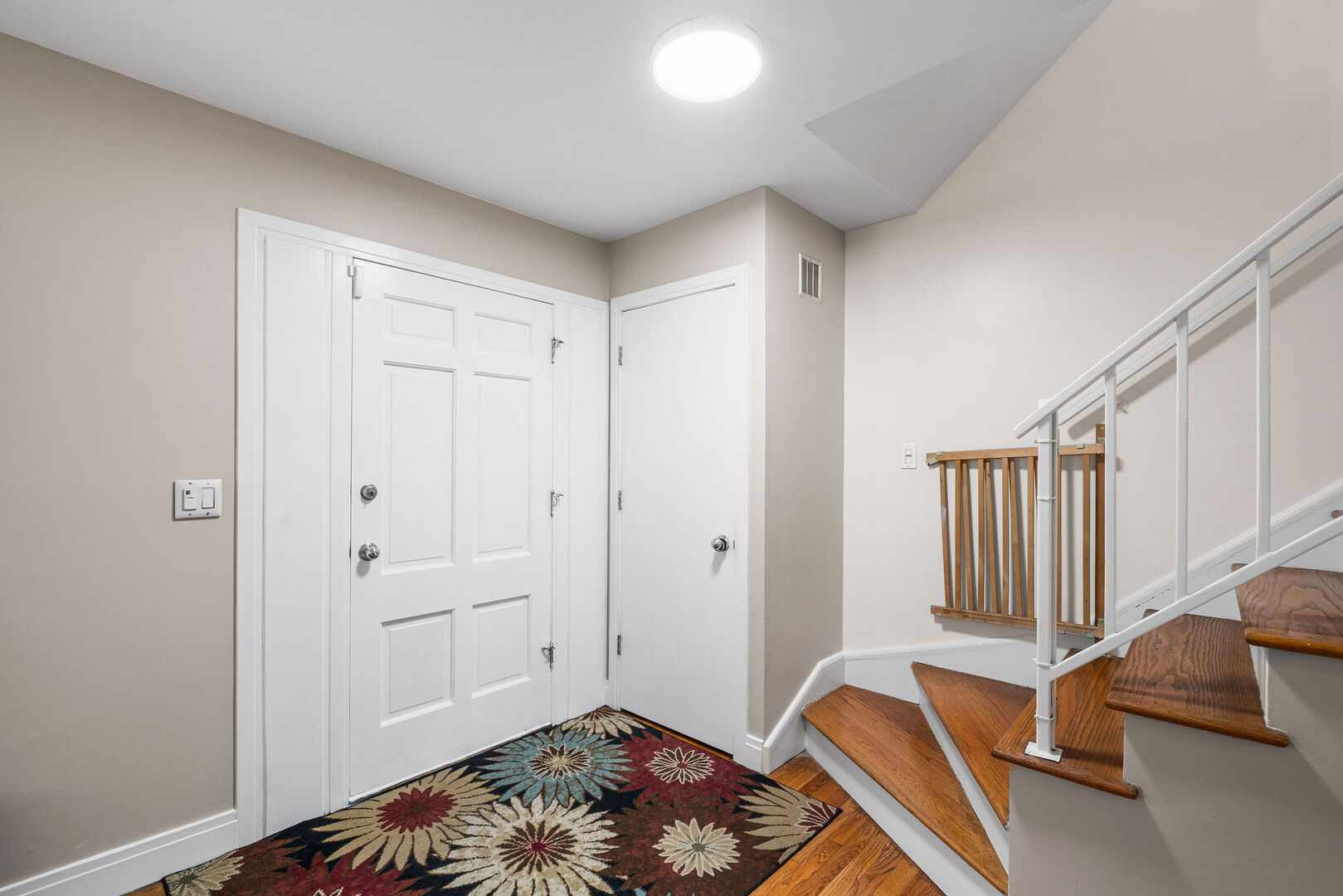 Photo 2 of Single family home for sale at 1119 Country Ln, Deerfield, IL 60015 | MLS# 12753430 | Listing updated on 2026-09-21