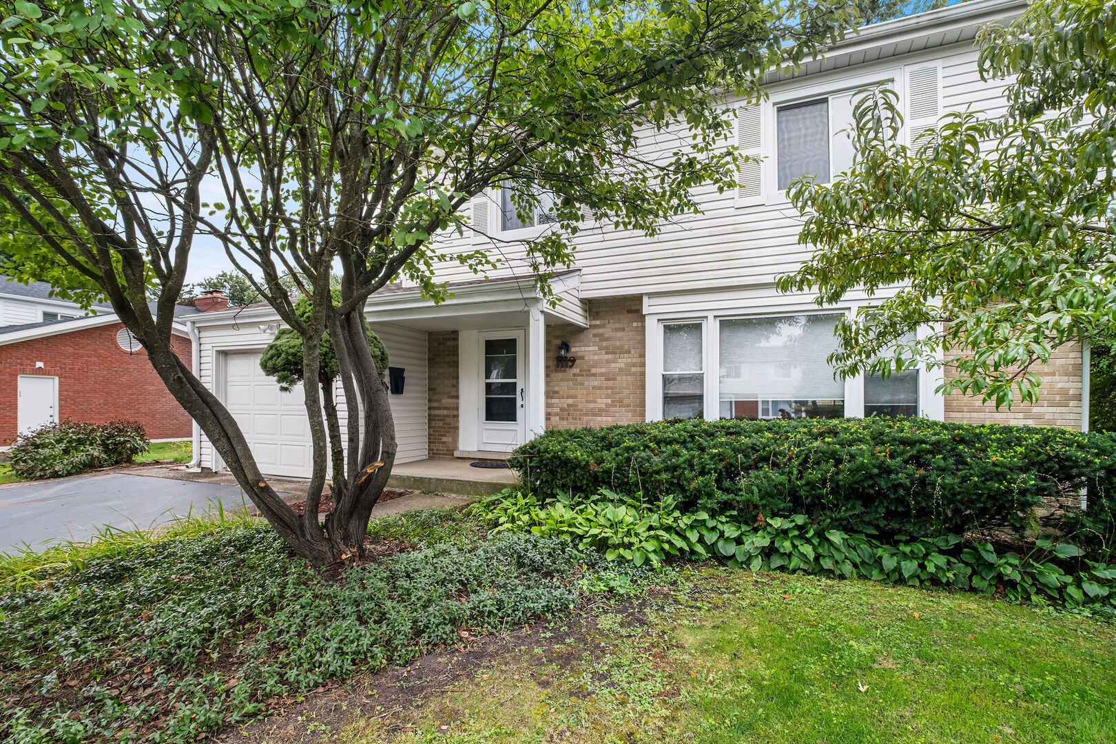 Photo 1 of Single family home for sale at 1119 Country Ln, Deerfield, IL 60015 | MLS# 12753430 | Listing updated on 2026-09-21