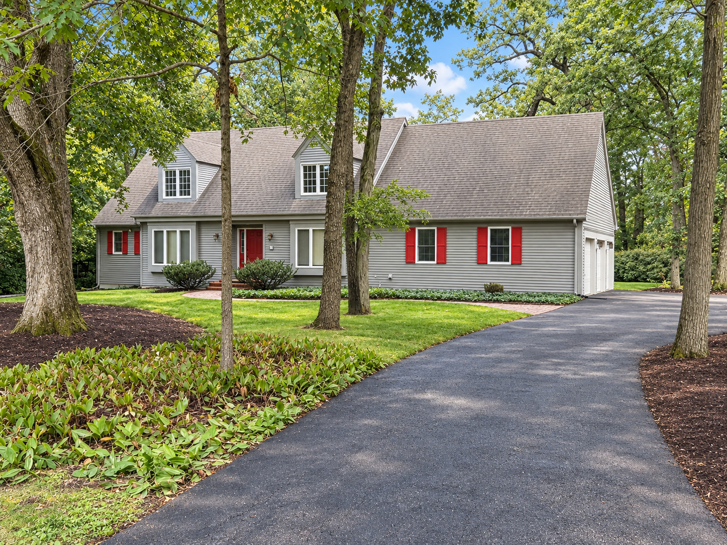 Single family home for sale at 22 Bruce Cir N, Hawthorn Woods, IL 60047 | MLS# 12755000