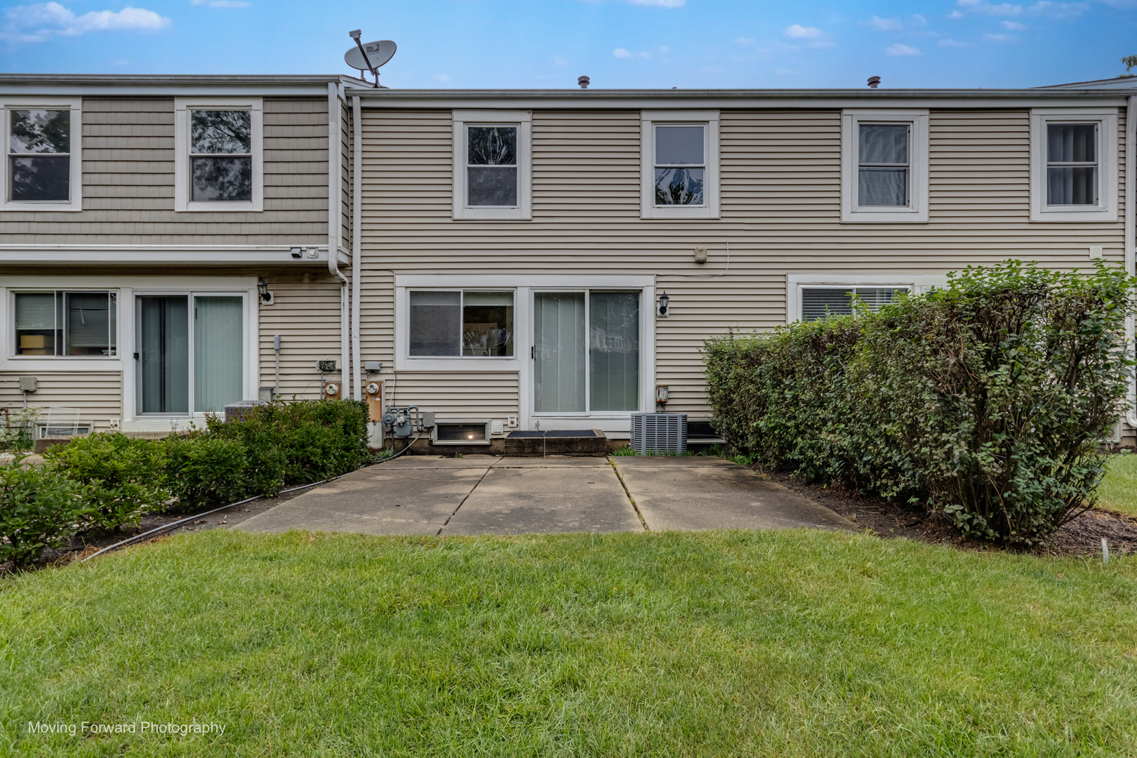 Photo 2 of Townhouse for sale at 2141 Greystone Pl, Hoffman Estates, IL 60169 | MLS# 12755345 | Listing updated on 2026-09-24