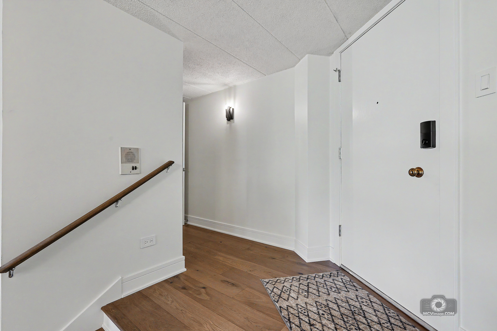 Listing Photo 4 - Condo for sale in building located at 7739 W Arquilla Dr, Palos Heights, IL 60463 - Unit #1B