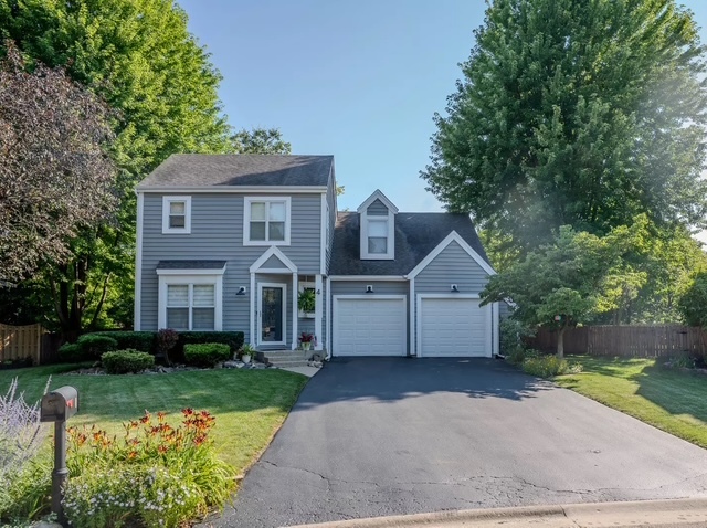 Photo 1 of Single family home for sale at 4 Mainsail Ct, Third Lake, IL 60030 | MLS# 12756485 | Listing updated on 2026-10-07