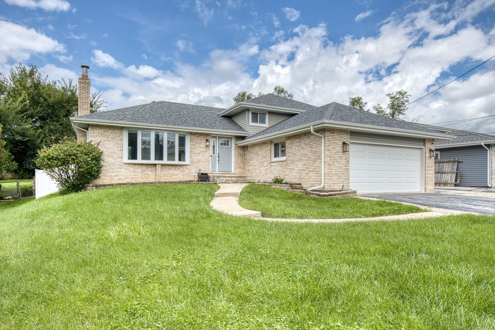 Photo 1 of Single family home for sale at 17008 Forest Ave, Oak Forest, IL 60452 | MLS# 12756864 | Listing updated on 2026-09-24