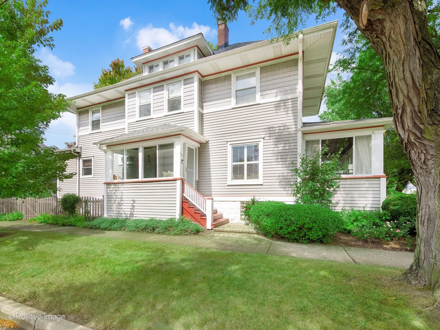 Photo 2 of Single family home for sale at 500 N Ashland Ave, La Grange Park, IL 60526 | MLS# 12757410 | Listing updated on 2026-09-21
