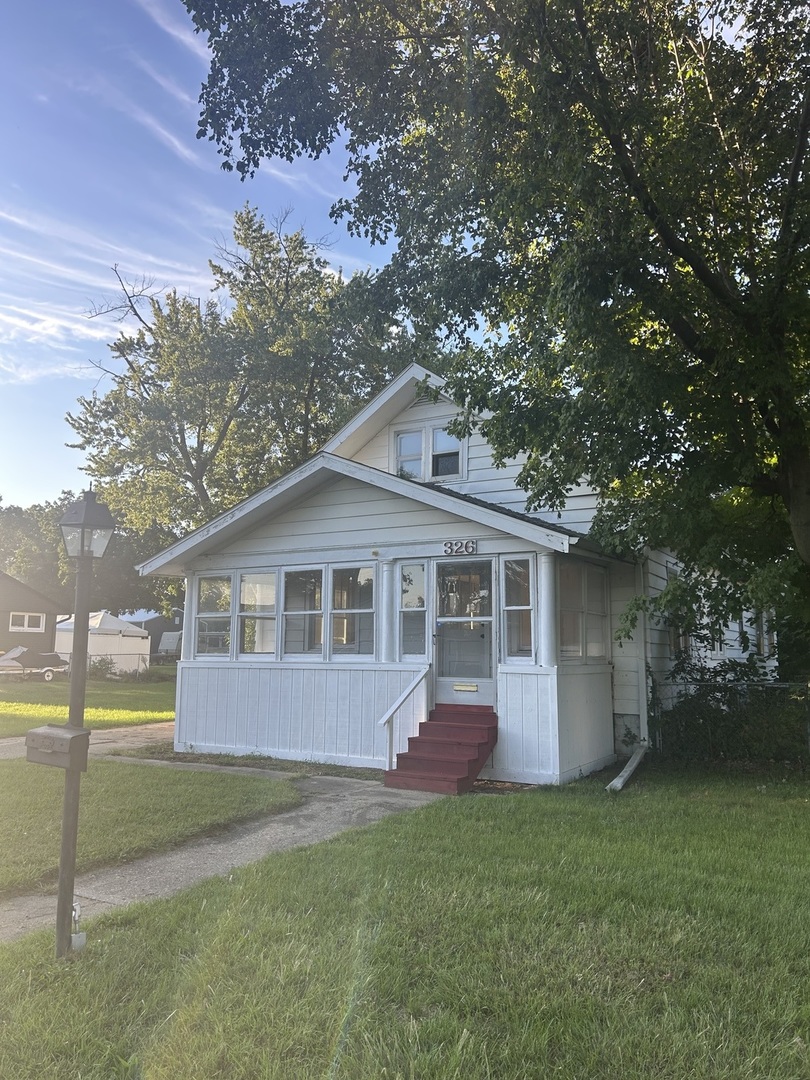 Photo 2 of Sale Pending at 326 Sycamore Ln, Machesney Park, IL 61115 | MLS# 12757634 | Listing updated on 2026-09-21