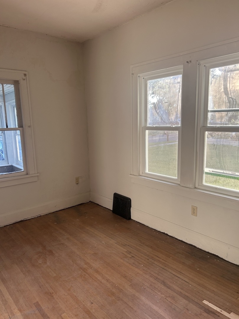 Photo 4 of Sale Pending at 326 Sycamore Ln, Machesney Park, IL 61115 | MLS# 12757634 | Listing updated on 2026-09-21