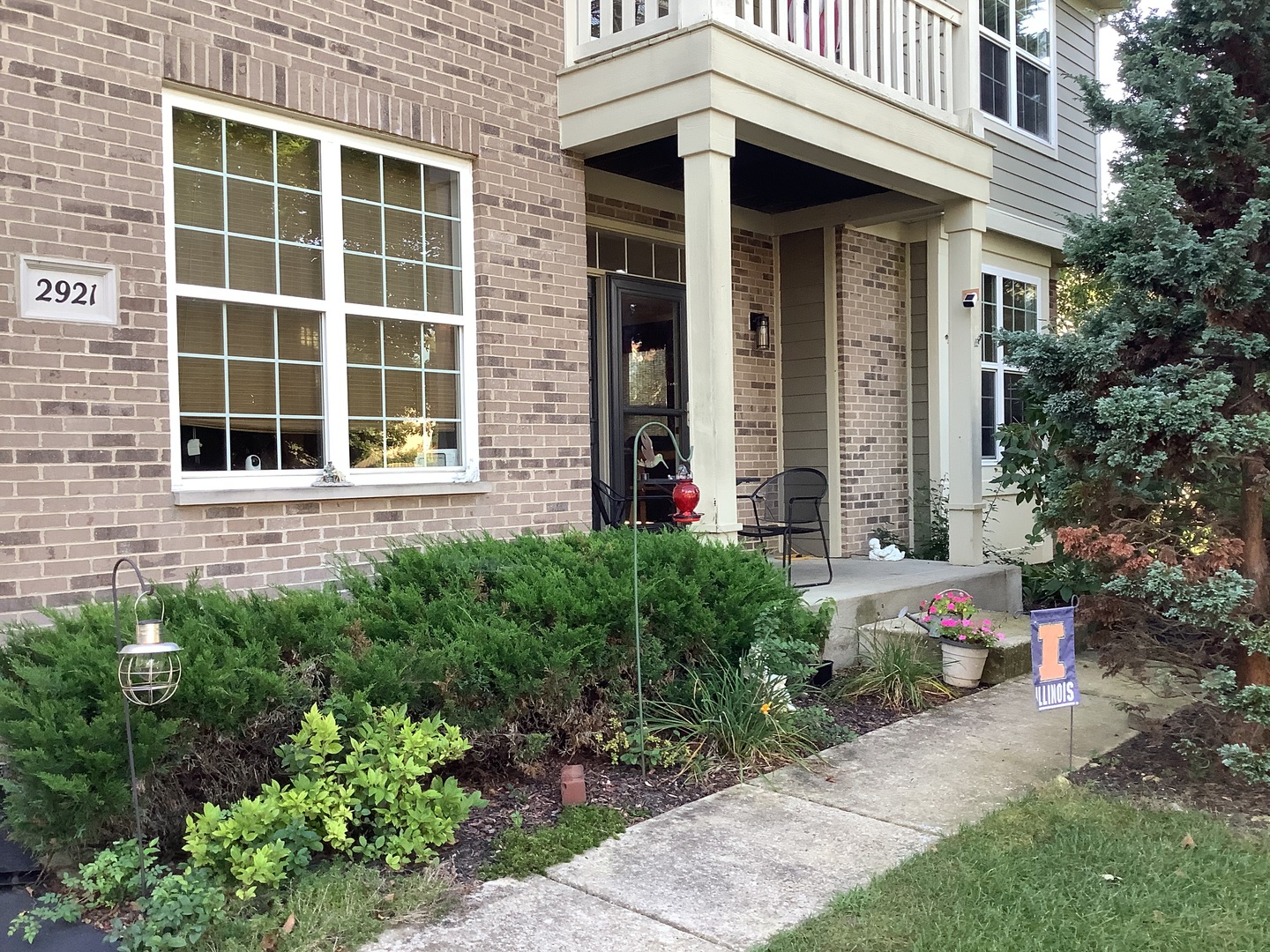 Photo 3 of Single family home for sale at 2921 Kelly Dr, Elgin, IL 60124 | MLS# 12758894 | Listing updated on 2026-09-21