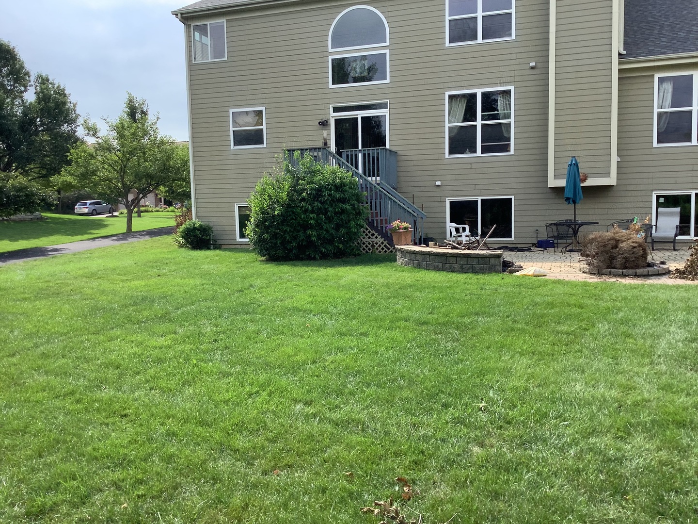 Photo 2 of Single family home for sale at 2921 Kelly Dr, Elgin, IL 60124 | MLS# 12758894 | Listing updated on 2026-09-21