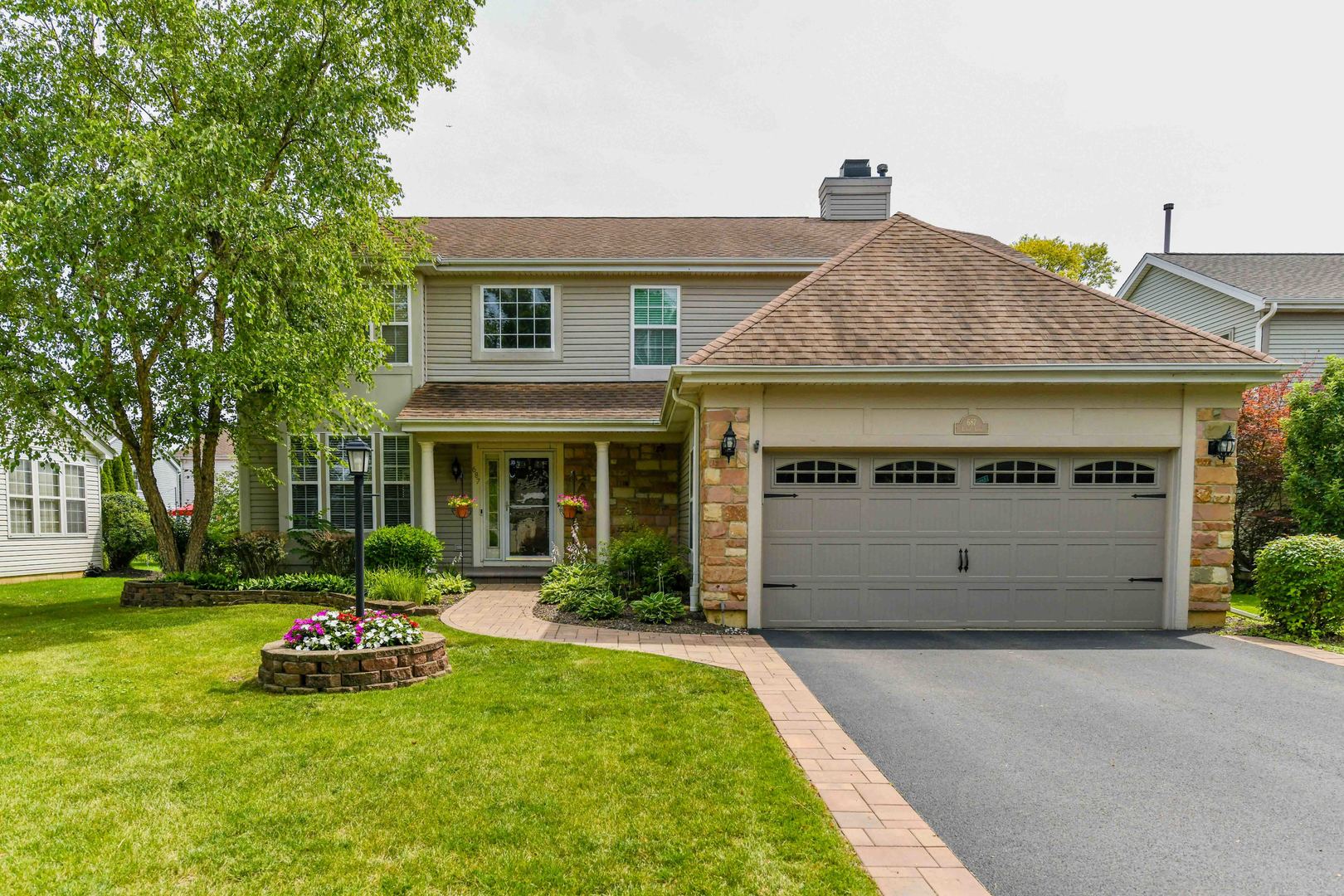 Photo 1 of Single family home for sale at 687 E Lenox Ln, Palatine, IL 60074 | MLS# 12759052 | Listing updated on 2026-09-24