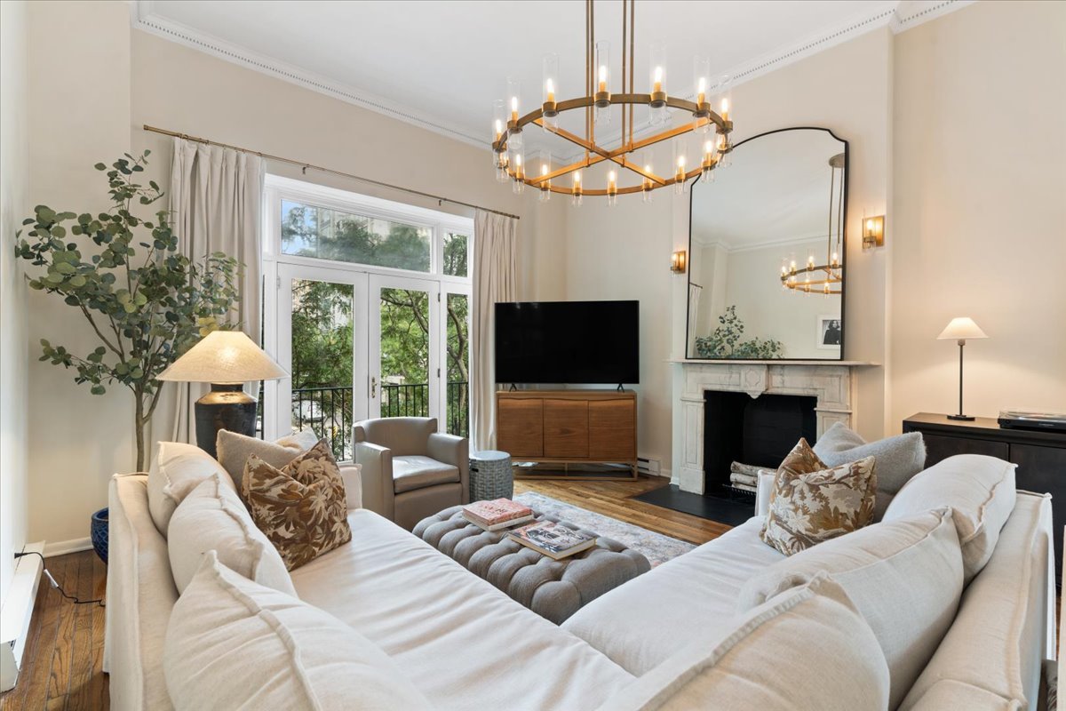 Photo 4 of Condo for sale at (Undisclosed), Chicago, IL 60610 | MLS# 12759390 | Listing updated on 2026-09-23