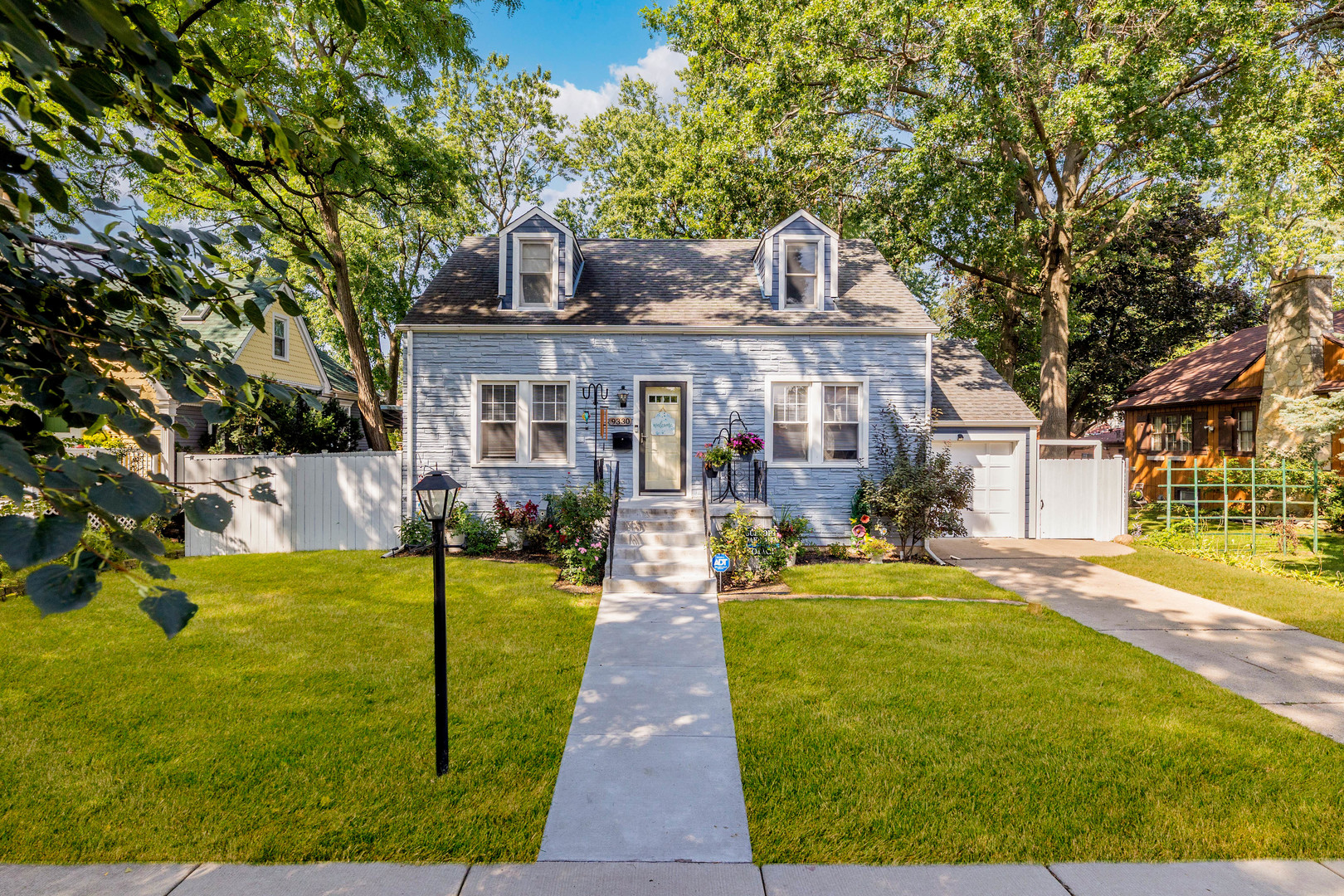 Photo 2 of Single family home for sale at 9330 S 50th Avenue, Oak Lawn, IL 60453 | MLS# 12759892 | Listing updated on 2026-09-24