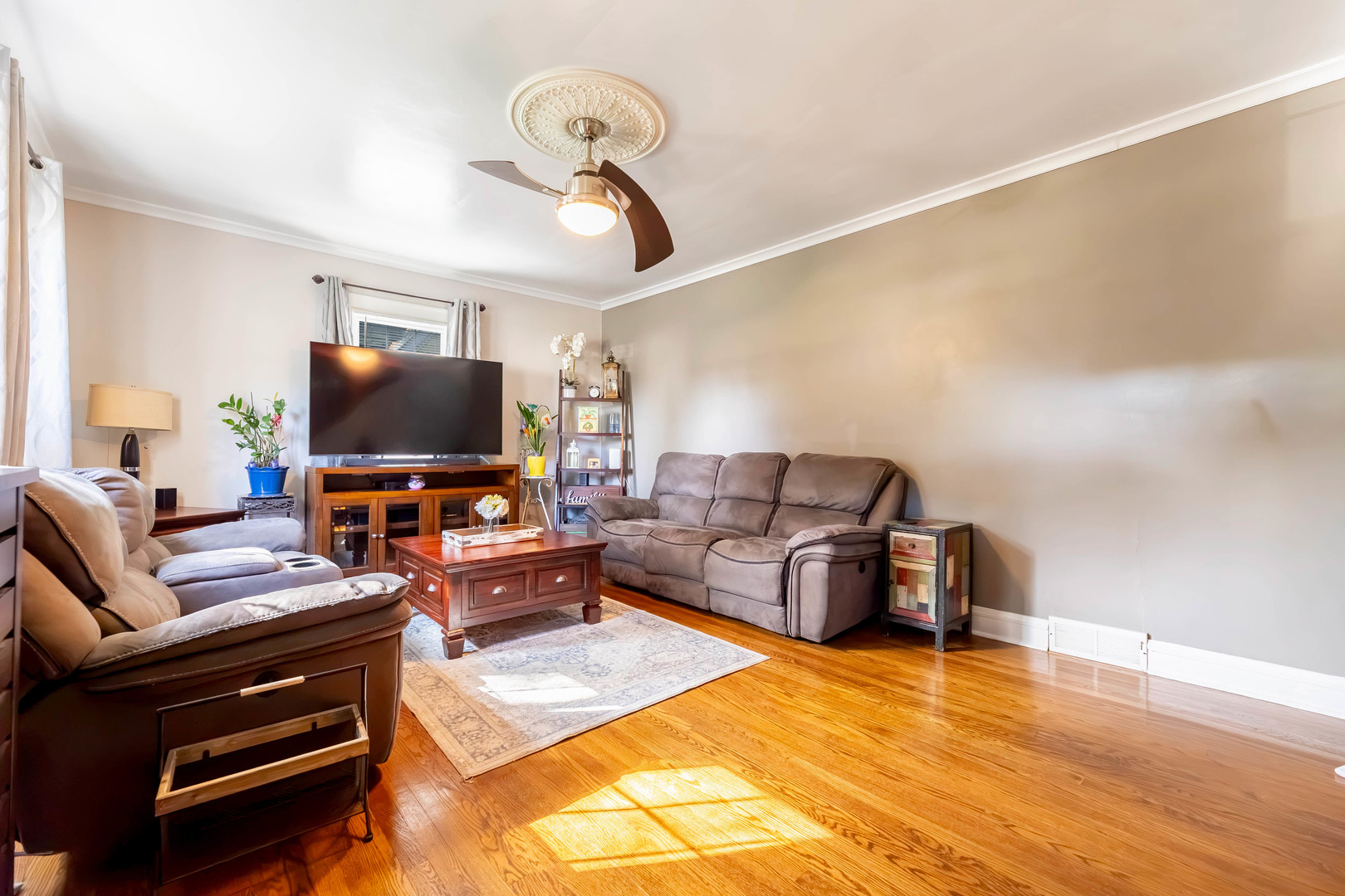 Photo 3 of Single family home for sale at 9330 S 50th Avenue, Oak Lawn, IL 60453 | MLS# 12759892 | Listing updated on 2026-09-24