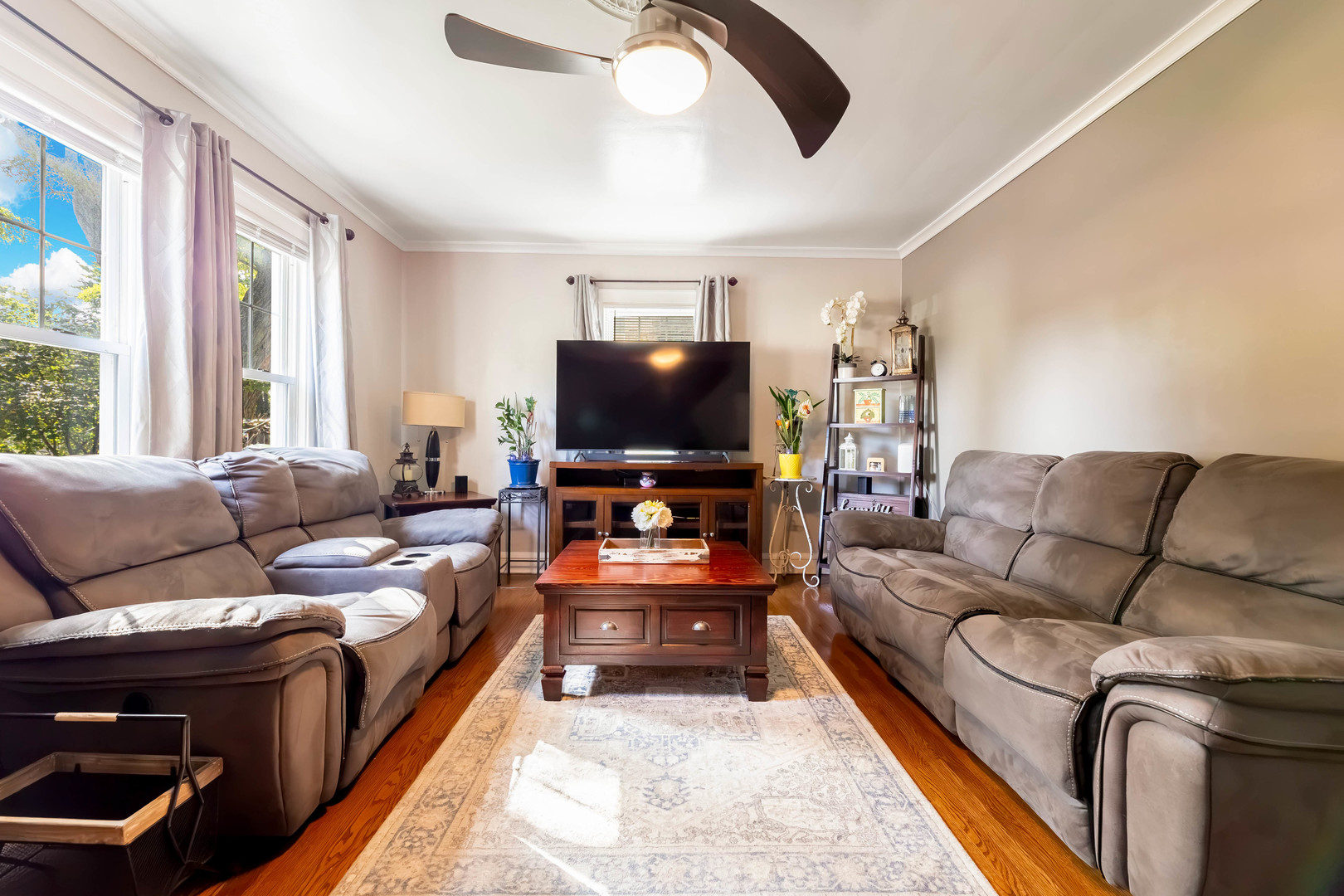 Photo 4 of Single family home for sale at 9330 S 50th Avenue, Oak Lawn, IL 60453 | MLS# 12759892 | Listing updated on 2026-09-24