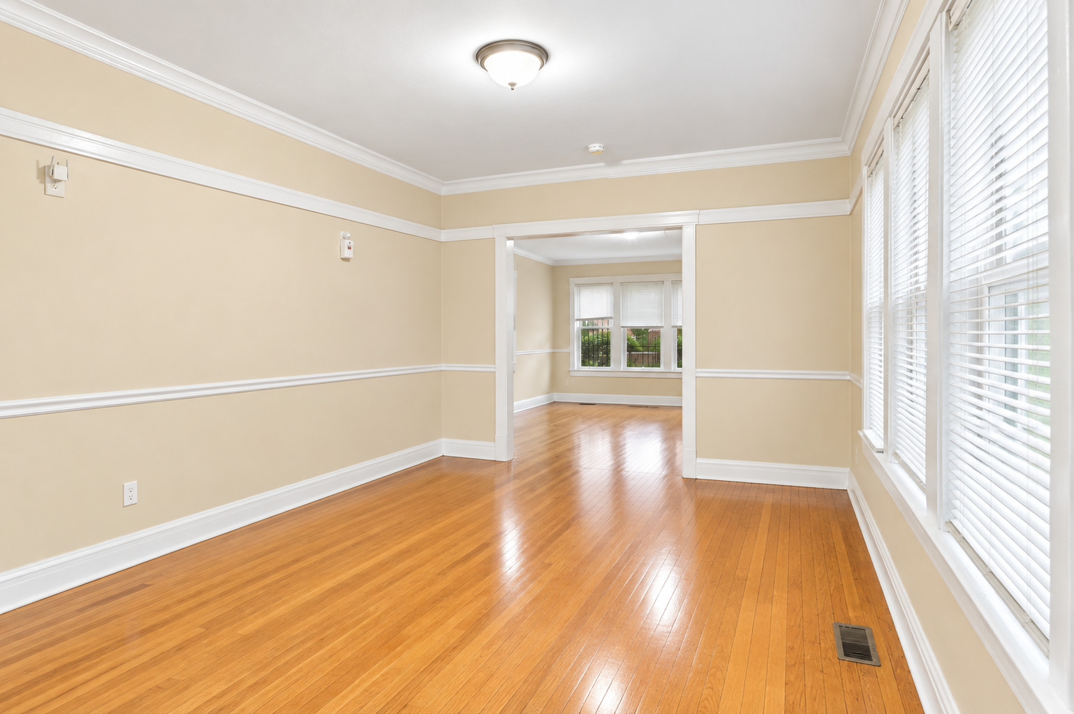 Photo 4 of Single family home for sale at 6249 N Fairfield Ave, Chicago, IL 60659 | MLS# 12761188 | Listing updated on 2026-09-24