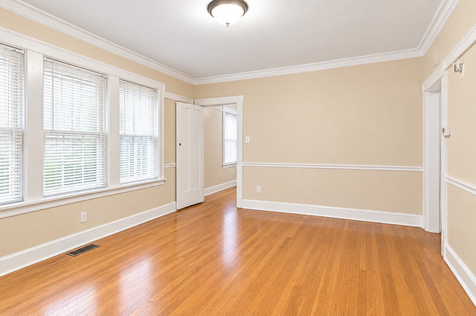 Photo 3 of Single family home for sale at 6249 N Fairfield Ave, Chicago, IL 60659 | MLS# 12761188 | Listing updated on 2026-09-24