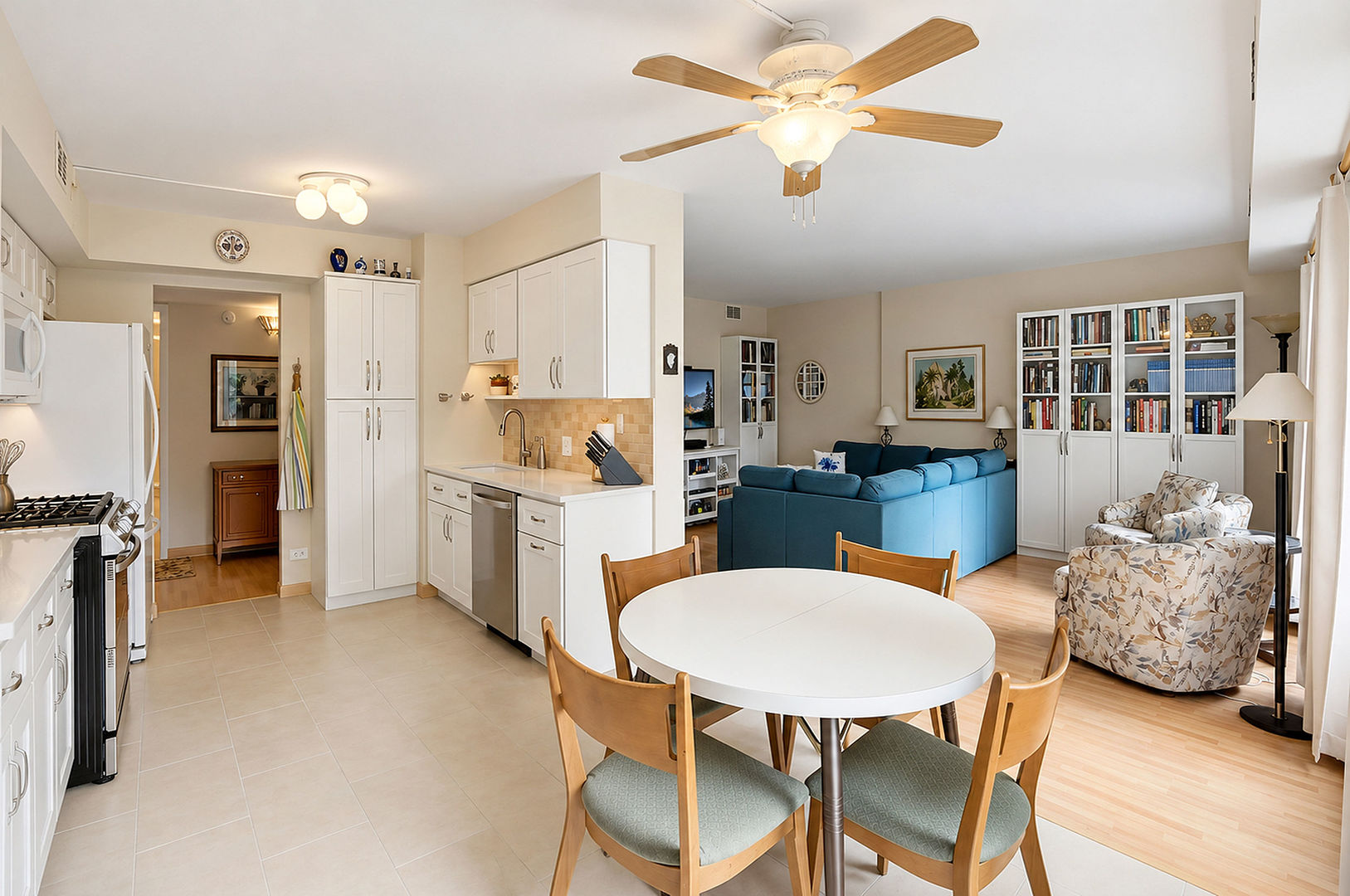 Photo 4 of Condo for sale at 355 W Miner St #1A, Arlington Heights, IL 60005 | MLS# 12761421 | Listing updated on 2026-09-21