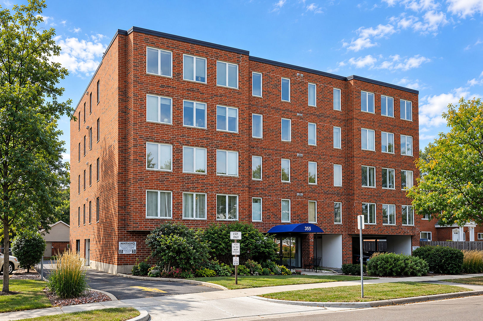 Photo 1 of Condo for sale at 355 W Miner St #1A, Arlington Heights, IL 60005 | MLS# 12761421 | Listing updated on 2026-09-21