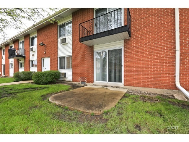 Photo 3 of Condo for sale at 8836 N Western Ave #104D, Des Plaines, IL 60016 | MLS# 12762739 | Listing updated on 2026-09-24