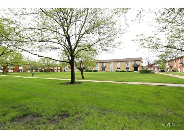 Photo 4 of Condo for sale at 8836 N Western Ave #104D, Des Plaines, IL 60016 | MLS# 12762739 | Listing updated on 2026-09-24