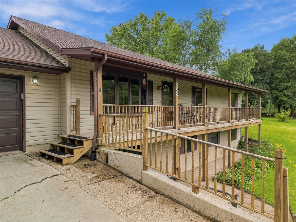 Single family home for sale at 208 Willow Ln, Dixon, IL 61021 | MLS# 12762752