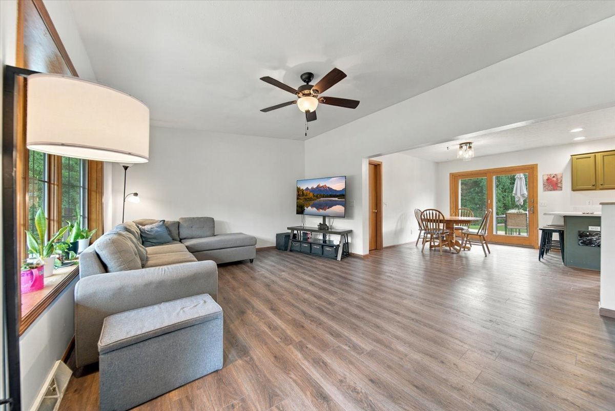 Photo 4 of Single family home for sale at 208 Willow Ln, Dixon, IL 61021 | MLS# 12762752 | Listing updated on 2026-09-24