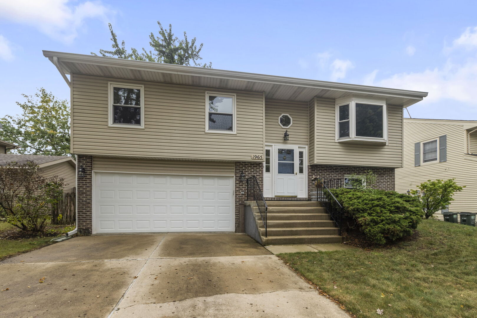 Photo 2 of Single family home for sale at 1965 Crescent Ln, Hoffman Estates, IL 60169 | MLS# 12762878 | Listing updated on 2026-09-24