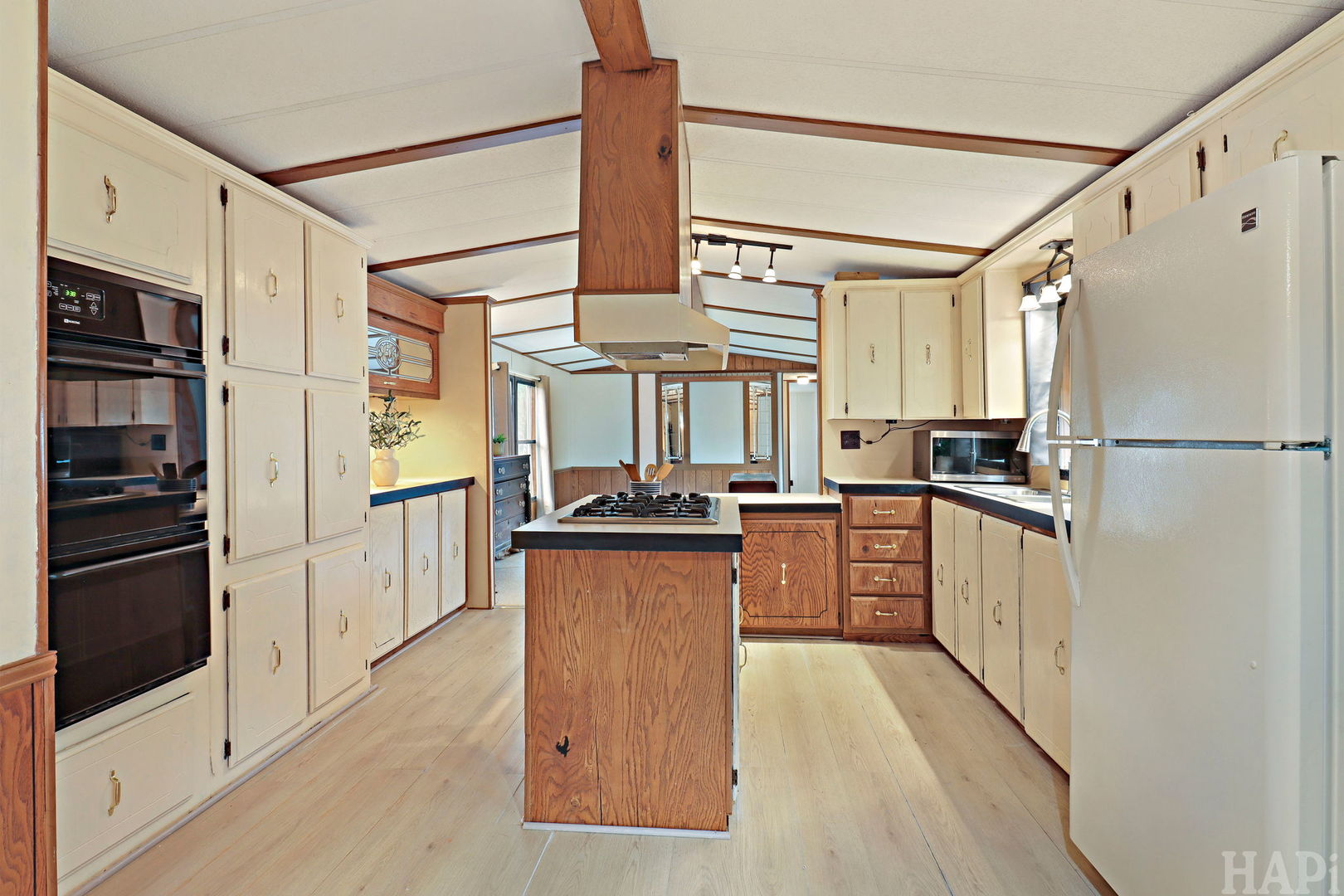 Photo 4 of Manufactured home for sale at 32605 N Center Ln, Grayslake, IL 60030 | MLS# 12762961 | Listing updated on 2026-09-24