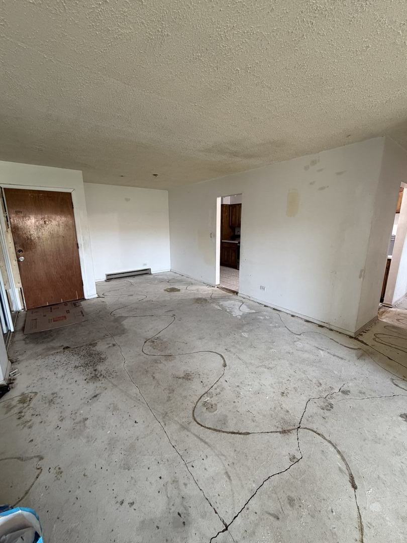 Listing Photo 4 - Condo for sale in building located at 834 E Old Willow Rd, Prospect Heights, IL 60070 - Unit #216