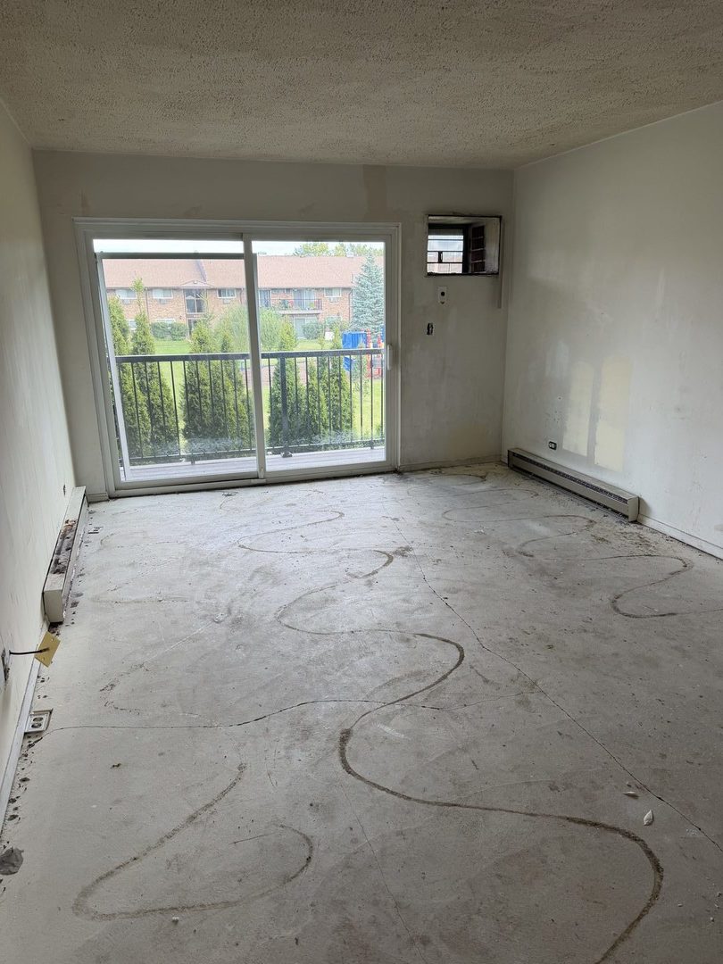 Listing Photo 5 - Condo for sale in building located at 834 E Old Willow Rd, Prospect Heights, IL 60070 - Unit #216