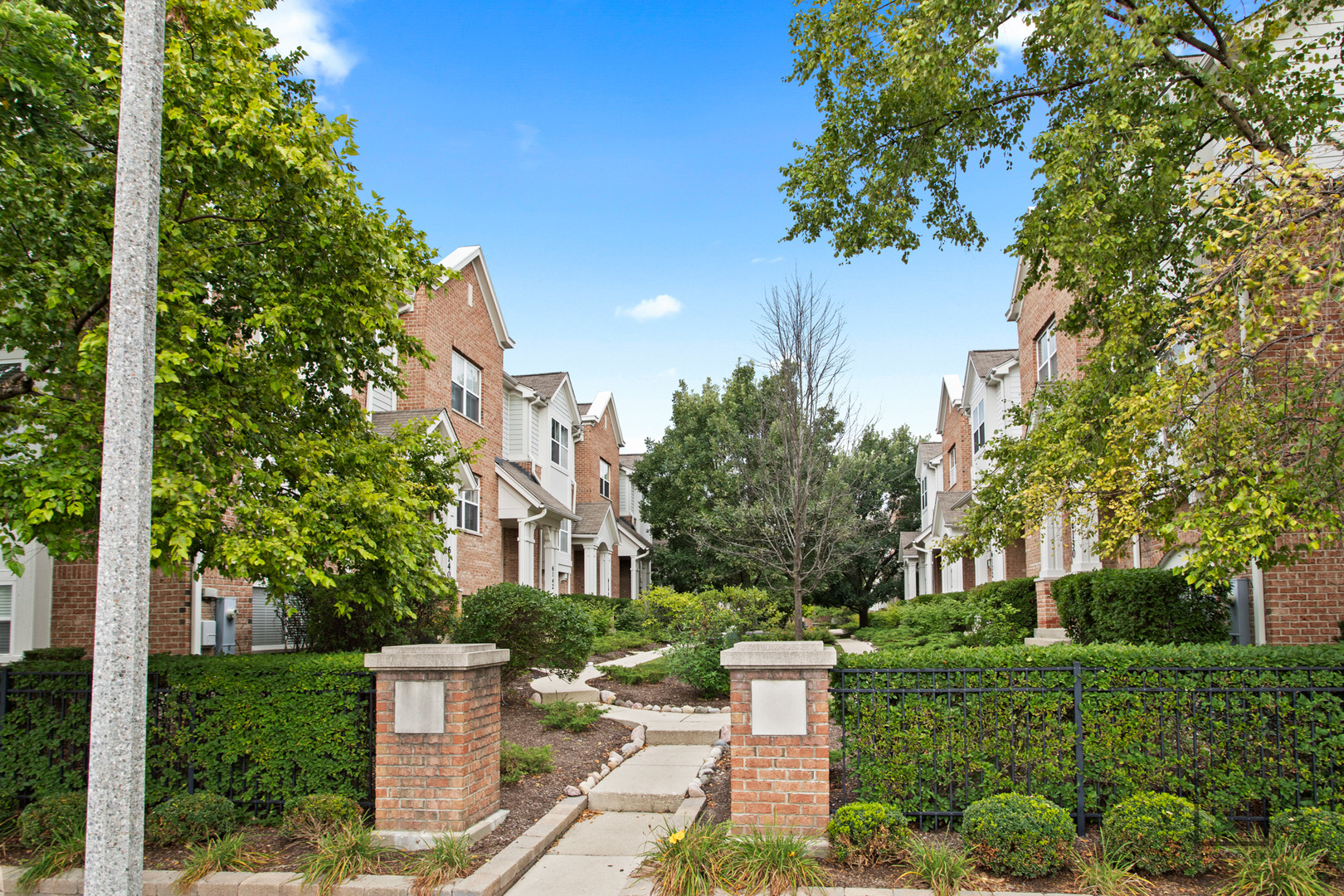 Townhouse for sale at 6148 Washington Ct, Morton Grove, IL 60053 | MLS# 12763329