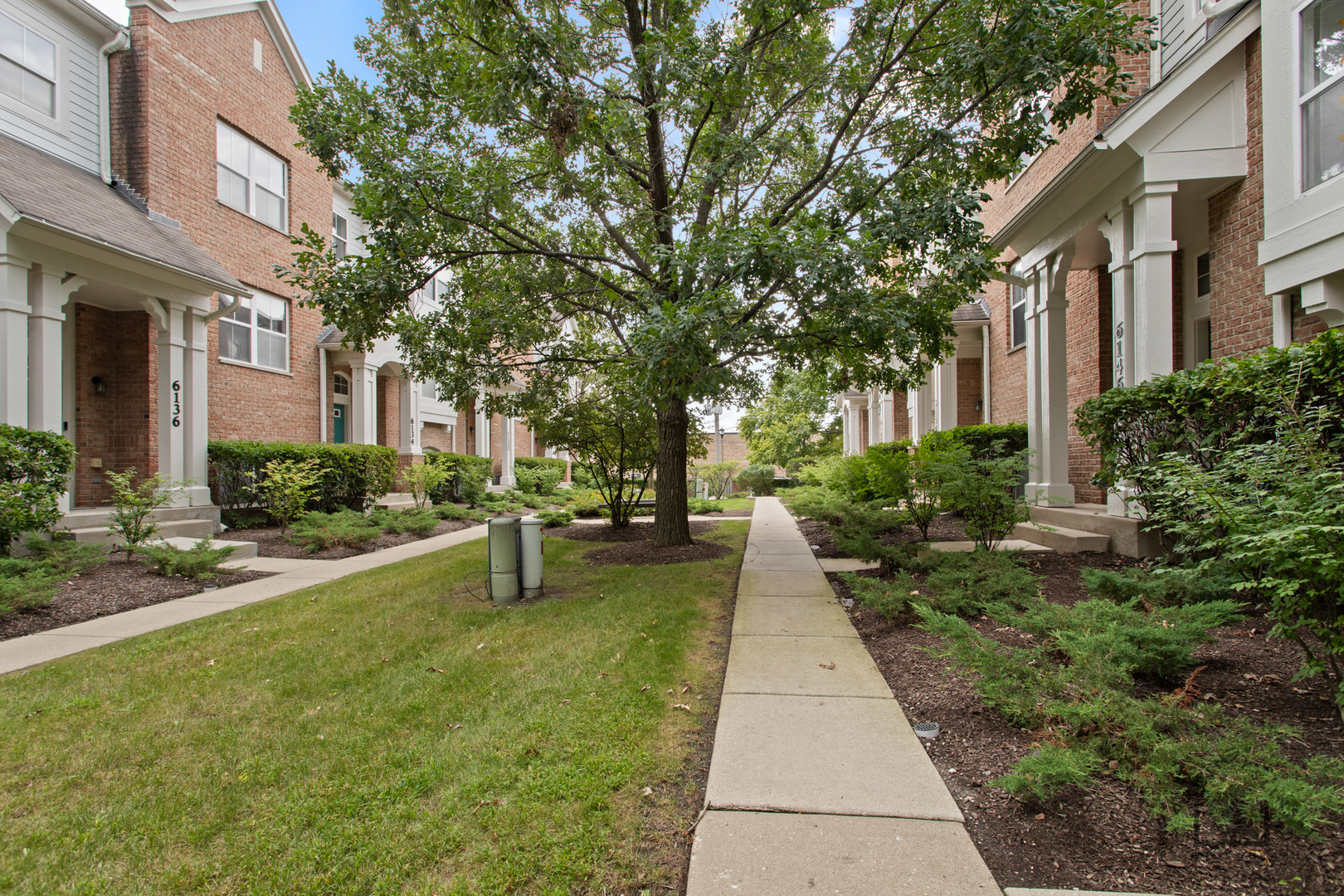 Photo 2 of Townhouse for sale at 6148 Washington Ct, Morton Grove, IL 60053 | MLS# 12763329 | Listing updated on 2026-09-24