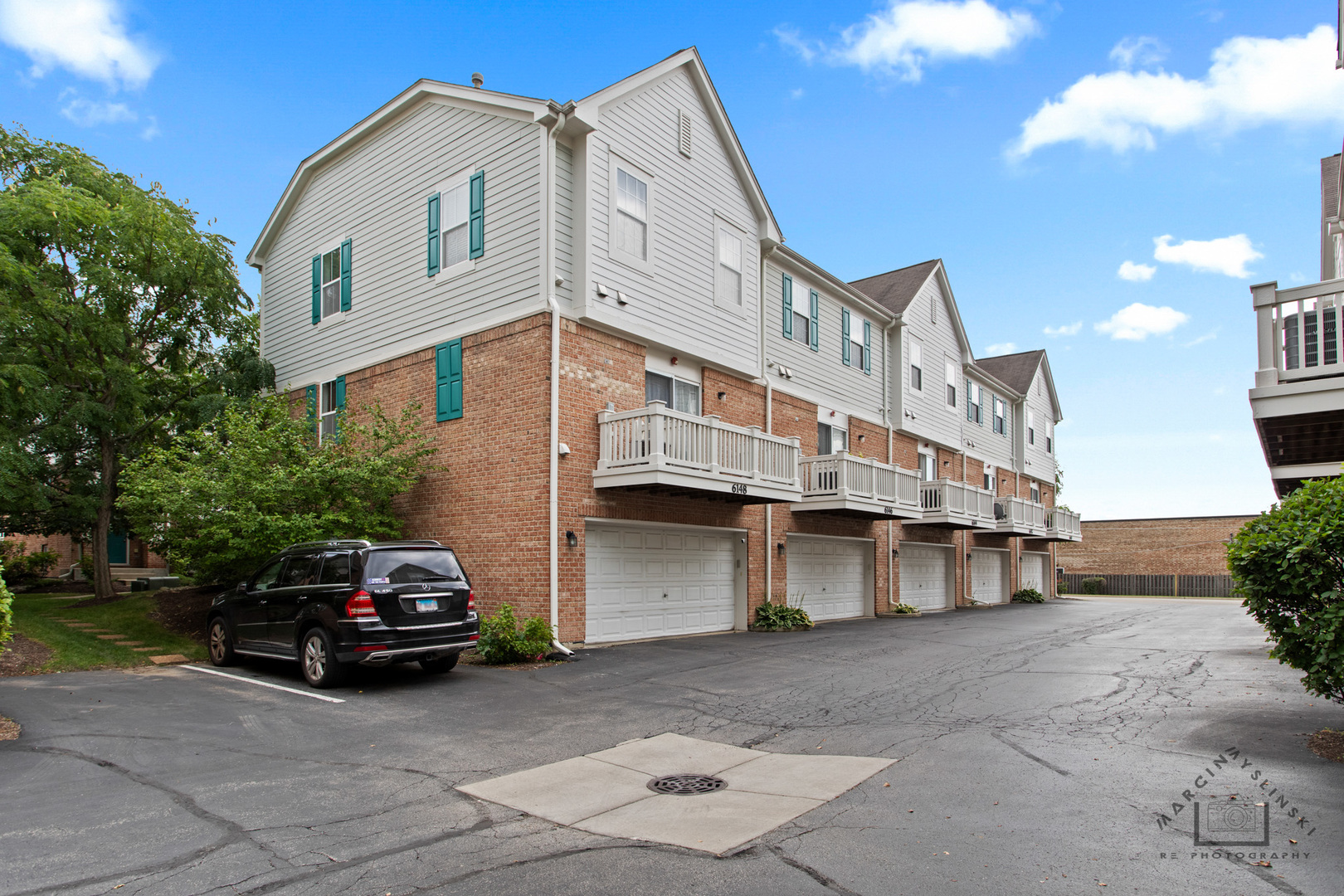Photo 3 of Townhouse for sale at 6148 Washington Ct, Morton Grove, IL 60053 | MLS# 12763329 | Listing updated on 2026-09-24