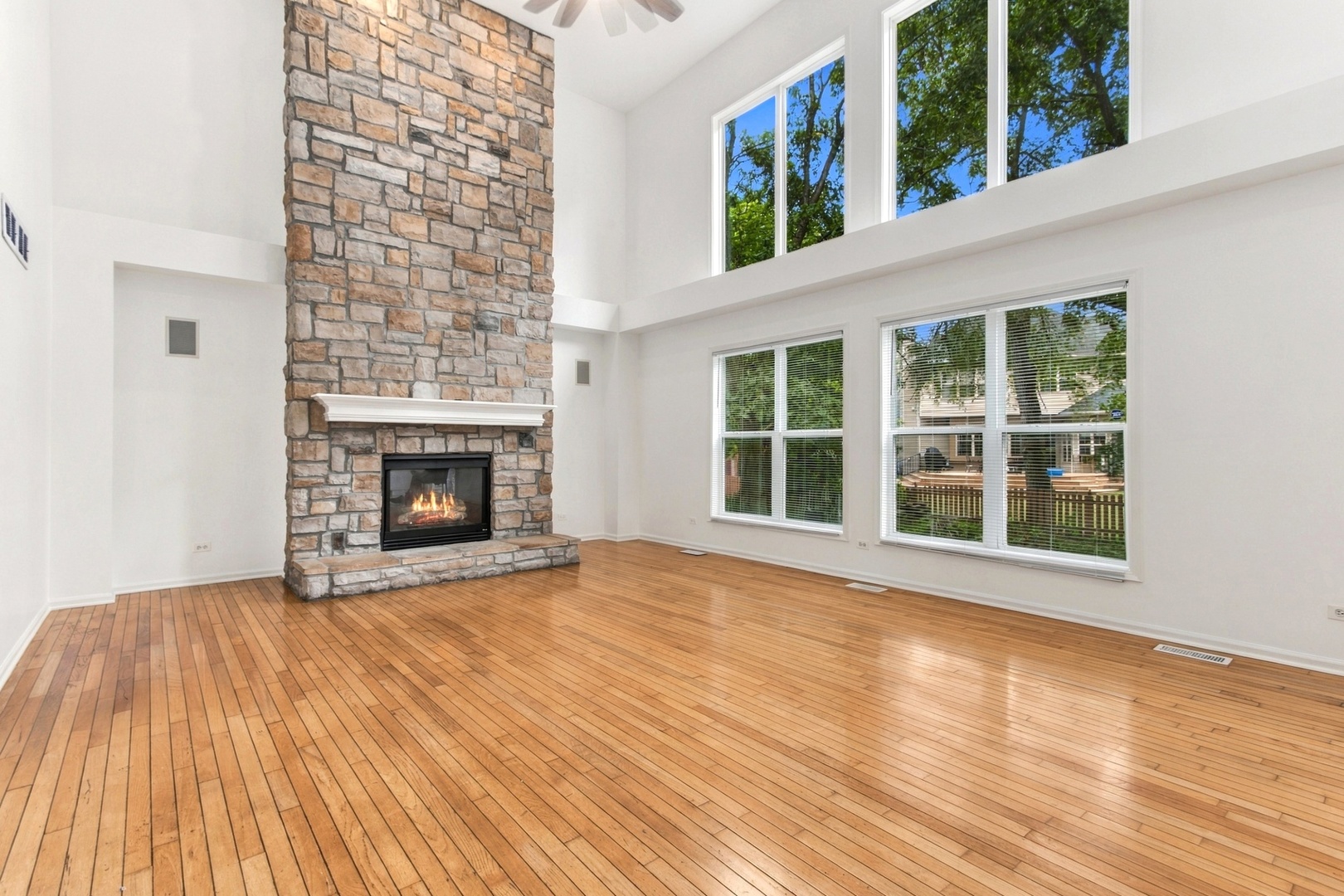 Photo 3 of Single family home for sale at 199 Willowwood Dr, Oswego, IL 60543 | MLS# 12763341 | Listing updated on 2026-09-24