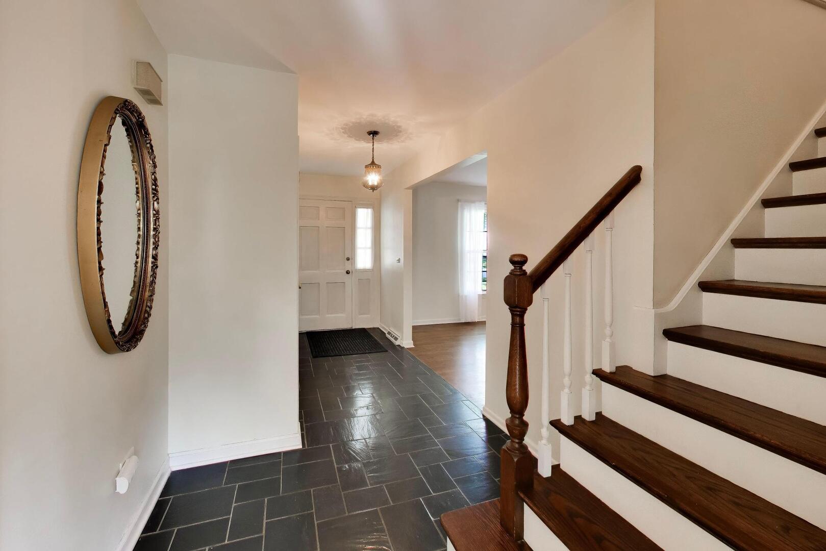 Photo 3 of Single family home for sale at 1535 N Haddow Ave, Arlington Heights, IL 60004 | MLS# 12763399 | Listing updated on 2026-09-24