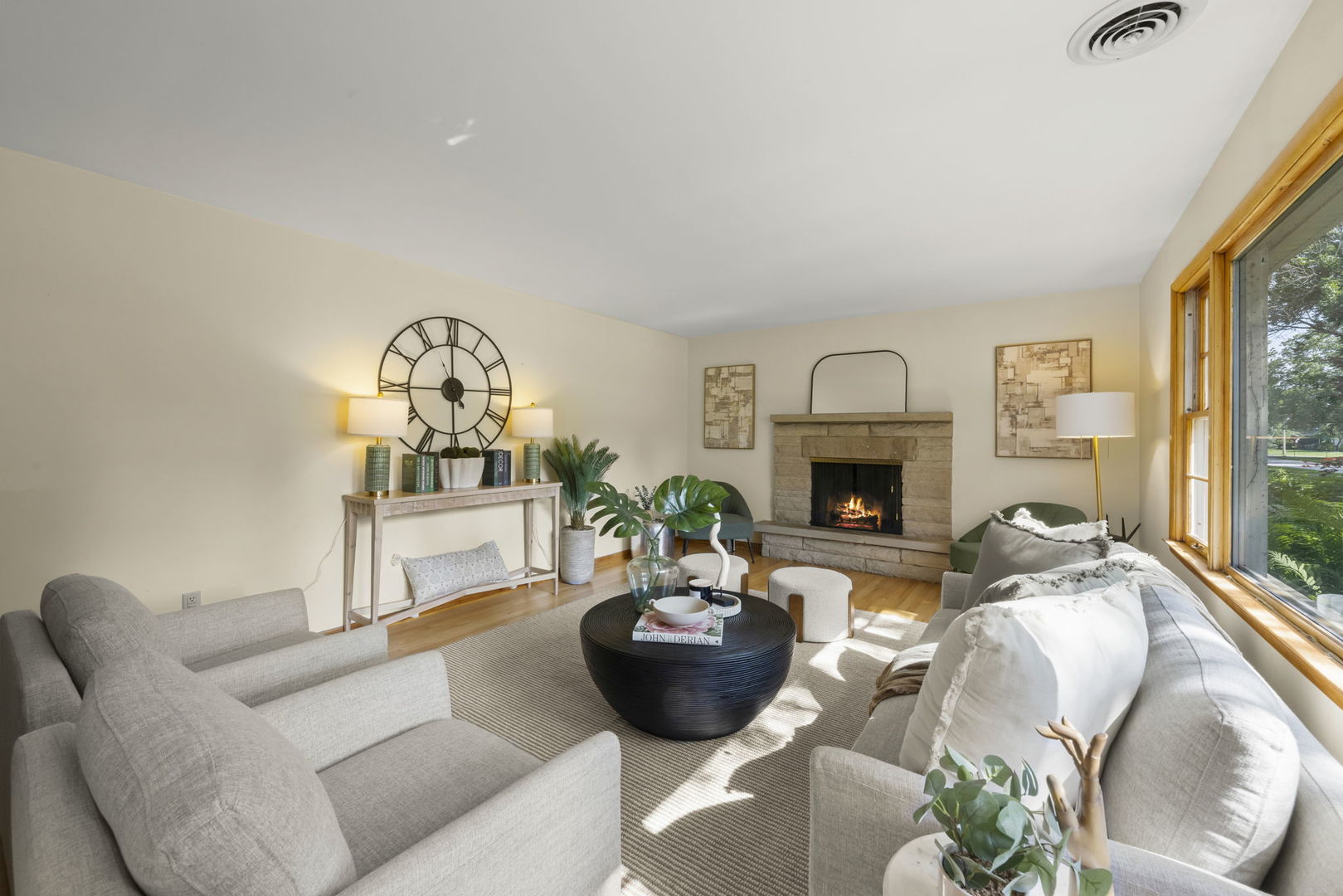 Photo 2 of Single family home for sale at 120 N Pine St, Geneva, IL 60134 | MLS# 12763428 | Listing updated on 2026-09-24
