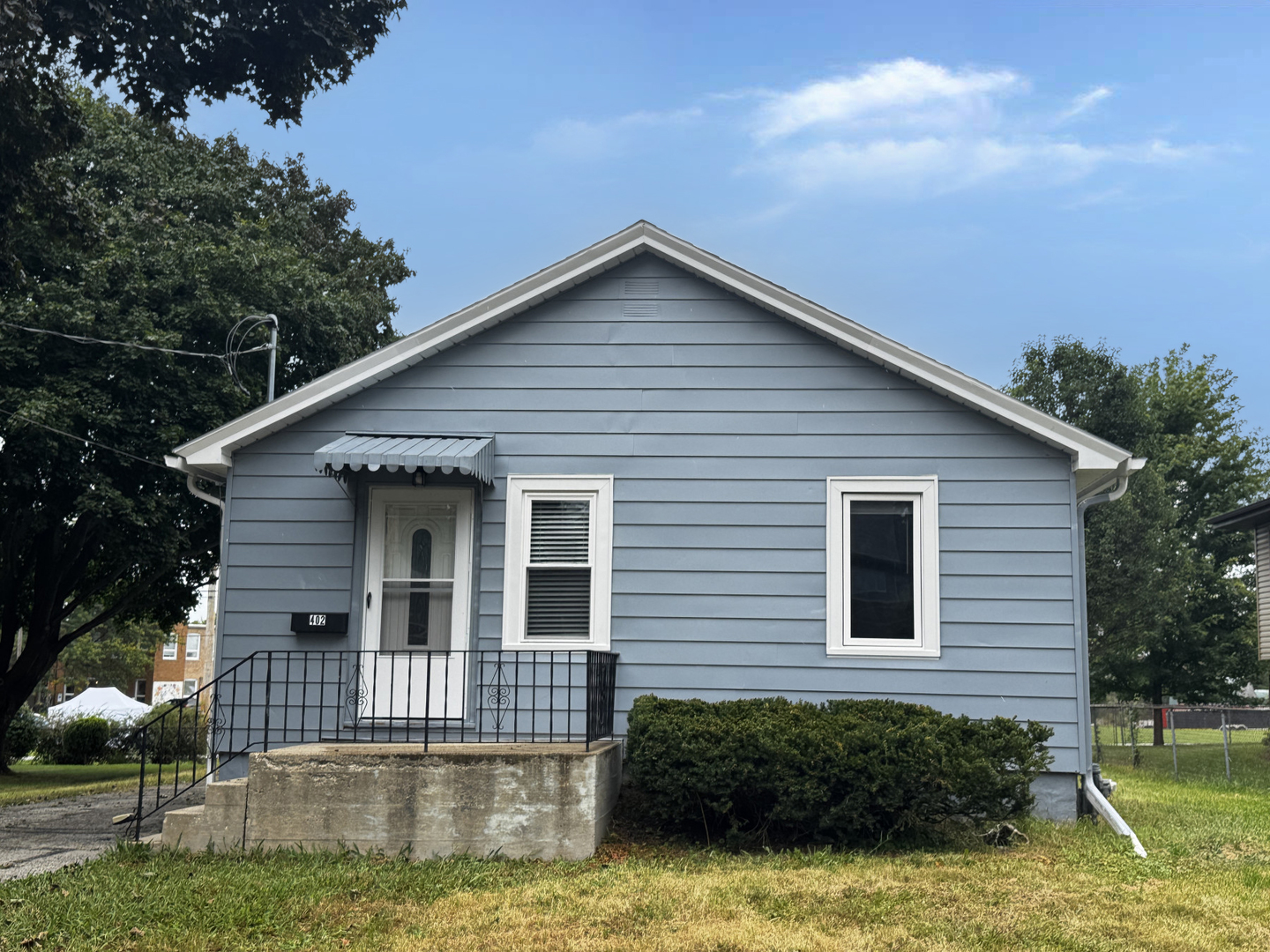 Photo 1 of Single family home for sale at 402 S 13th Avenue, St. Charles, IL 60174 | MLS# 12763604 | Listing updated on 2026-09-24