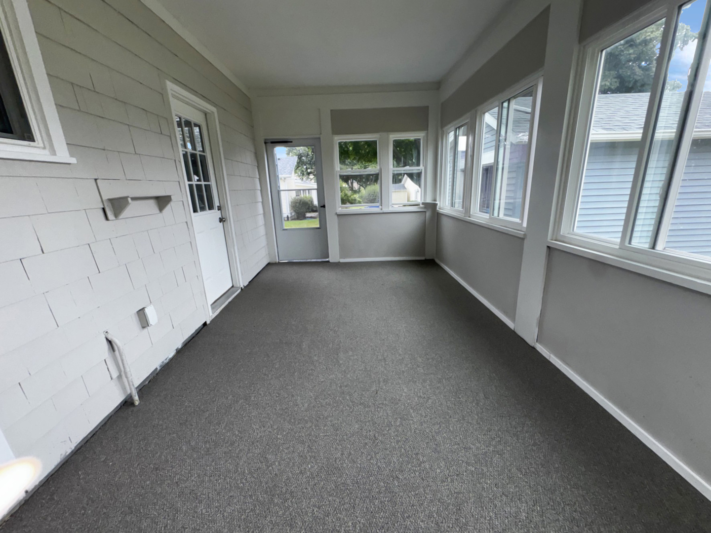 Photo 4 of Single family home for sale at 402 S 13th Avenue, St. Charles, IL 60174 | MLS# 12763604 | Listing updated on 2026-09-24