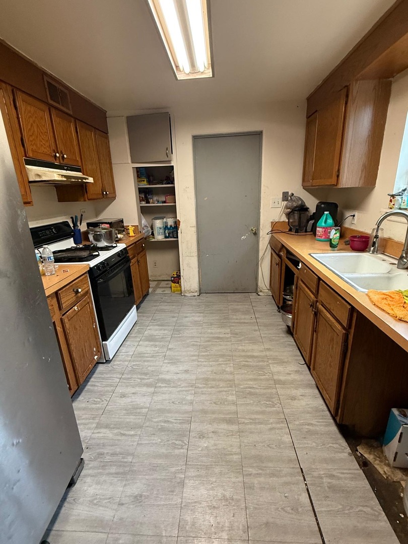 Photo 4 of Single family home for sale at 1255 Main St, Antioch, IL 60002 | MLS# 12763610 | Listing updated on 2026-09-24