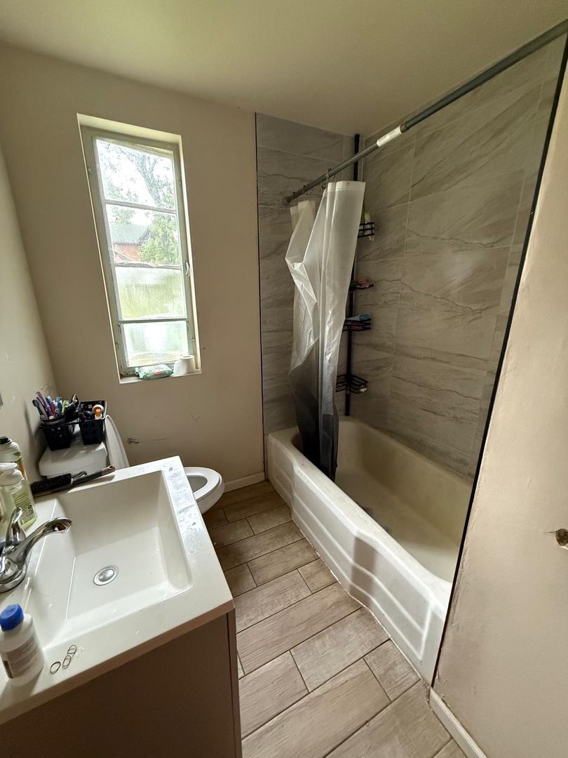 Photo 3 of Single family home for sale at 1255 Main St, Antioch, IL 60002 | MLS# 12763610 | Listing updated on 2026-09-24