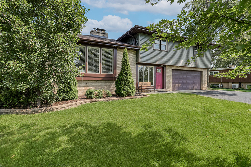 Photo 2 of Single family home for sale at 7920 W 139th Street, Orland Park, IL 60462 | MLS# 12763655 | Listing updated on 2026-09-24