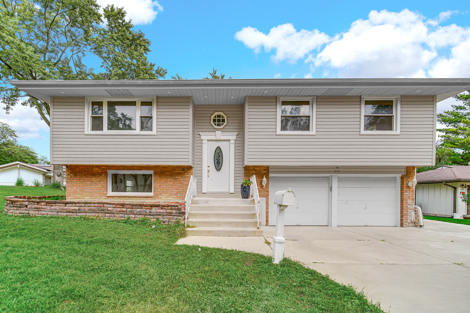 Photo 1 of Single family home for sale at 515 Falmouth Ln, Schaumburg, IL 60193 | MLS# 12763779 | Listing updated on 2026-09-21