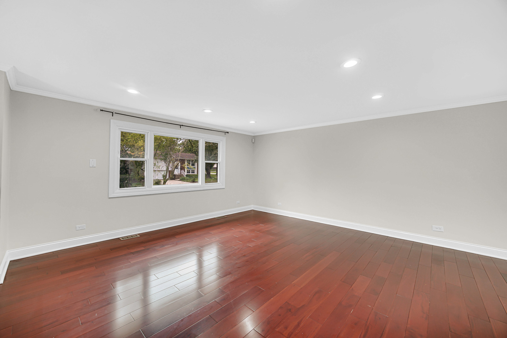 Photo 3 of Single family home for sale at 515 Falmouth Ln, Schaumburg, IL 60193 | MLS# 12763779 | Listing updated on 2026-09-21