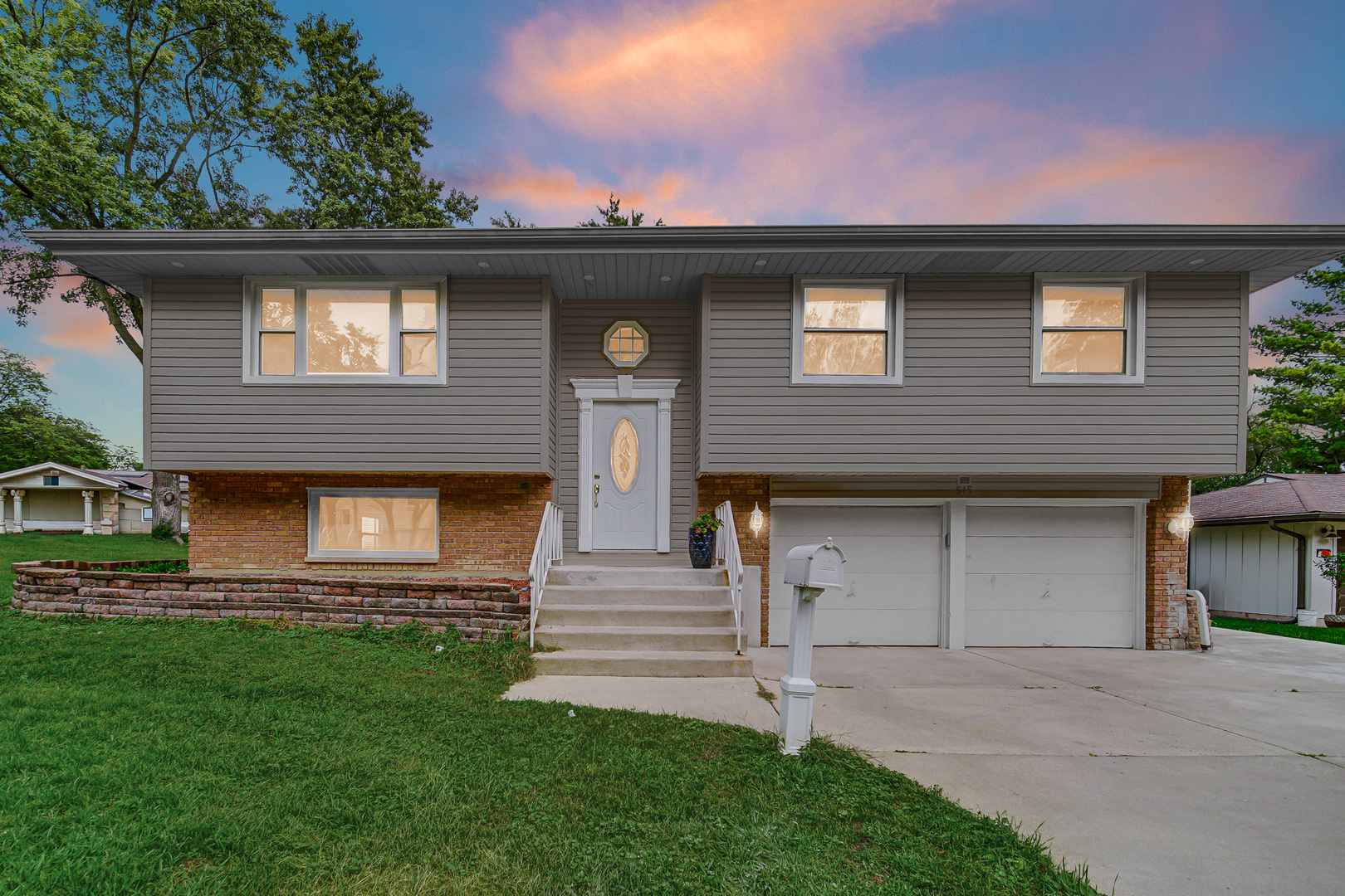 Photo 2 of Single family home for sale at 515 Falmouth Ln, Schaumburg, IL 60193 | MLS# 12763779 | Listing updated on 2026-09-21