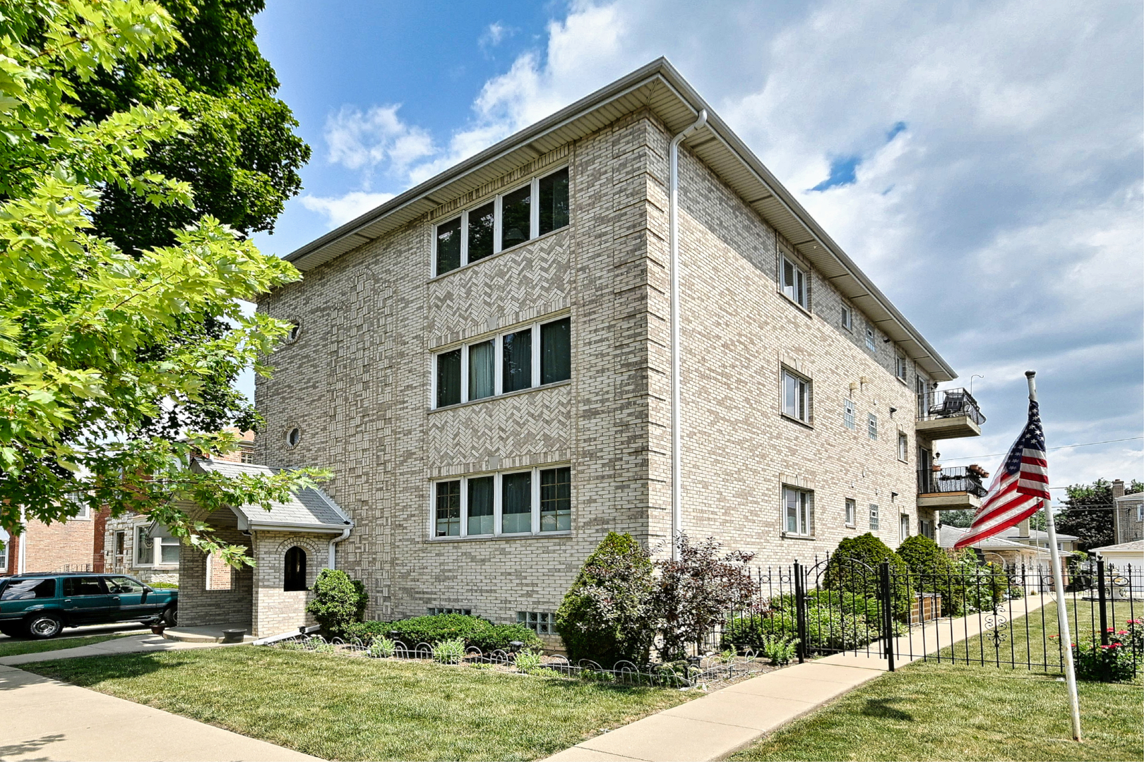 Photo 3 of Condo for sale at 2511 N 74th Avenue #3, Elmwood Park, IL 60707 | MLS# 12763950 | Listing updated on 2026-09-24
