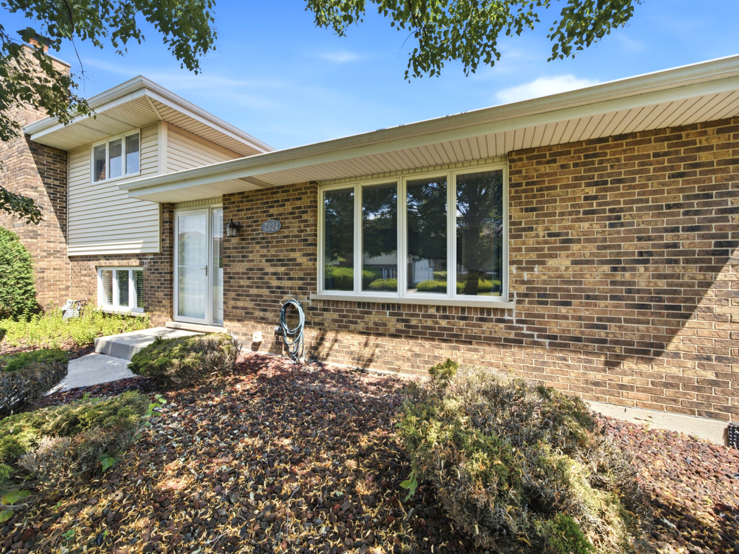 Photo 2 of Condo for sale at 7324 W 154th Street, Orland Park, IL 60462 | MLS# 12763998 | Listing updated on 2026-09-24